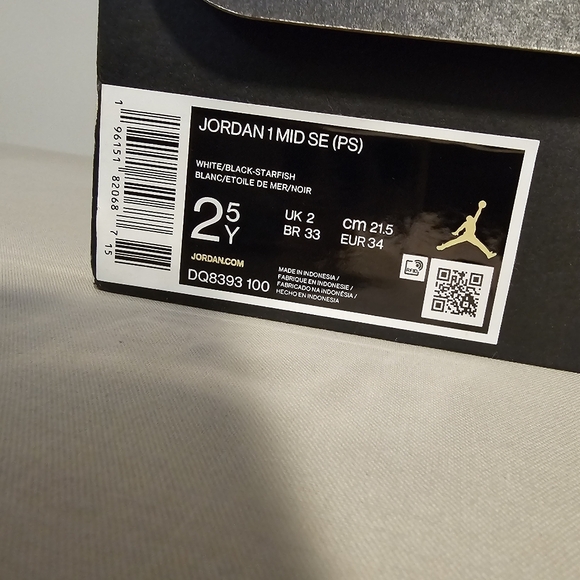 Air Jordan 1 Mid SE - Picture 10 of 14